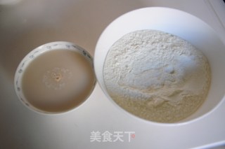 香酥芝麻饼的做法步骤：1