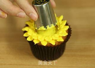 向日葵马芬蛋糕的做法步骤：10
