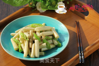 杭椒炒藕带的做法步骤：6