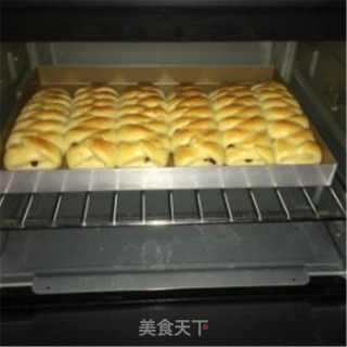 蜜豆餐包的做法步骤：10