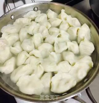 白萝卜三鲜水饺的做法步骤：7