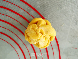 南瓜泥绣球面包的做法步骤：5