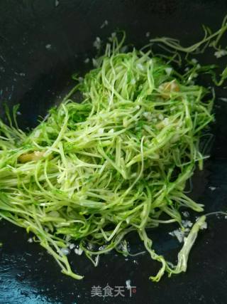 蒜粒松柳芽的做法步骤：7