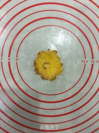菠萝太阳花的做法步骤：5