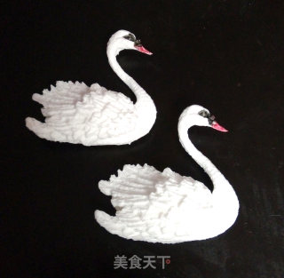 白天鹅翻糖蛋糕的做法步骤：19