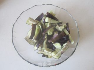 剁椒香菜拌茄条的做法步骤：3