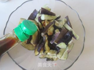 剁椒香菜拌茄条的做法步骤：4