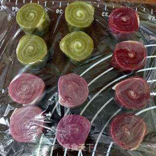 彩色螺旋酥·蛋黄酥的做法步骤：24