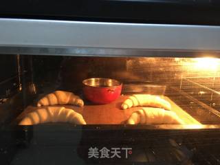 牛角汉堡的做法步骤：11