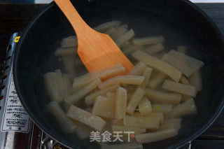 一锅香辣过瘾的魔芋啤酒鸭，就能让这个夏夜瞬间嗨起来的做法步骤：4