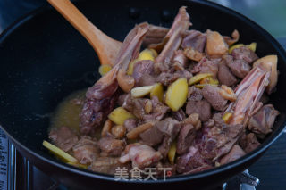 一锅香辣过瘾的魔芋啤酒鸭，就能让这个夏夜瞬间嗨起来的做法步骤：5