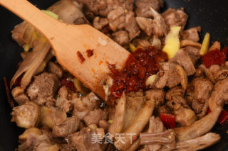 一锅香辣过瘾的魔芋啤酒鸭，就能让这个夏夜瞬间嗨起来的做法步骤：8