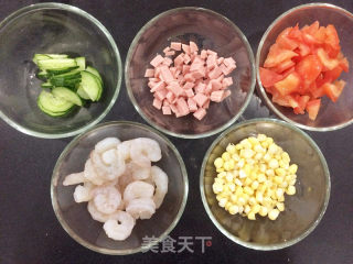 火腿鲜虾披萨，免做披萨底的做法步骤：1