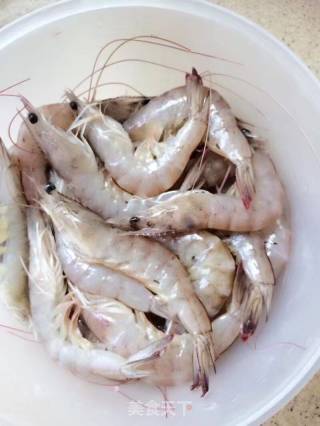 脆皮虾的做法步骤：1