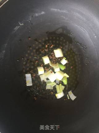 凉拌面的做法步骤：1