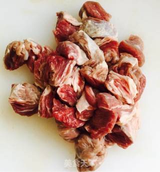 西红柿炖牛腩的做法步骤：2