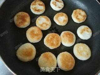 家常版糖油粑粑的做法步骤：6