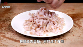 麻辣鸭掌的做法步骤：2
