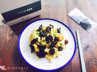 木耳炒鸡蛋的做法步骤：12