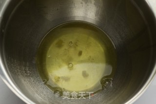 7寸中空模胡萝卜戚风蛋糕的做法步骤：3