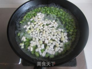 毛豆茭白炒肉丁的做法步骤：4