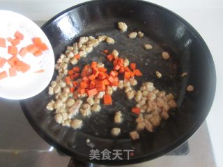 毛豆茭白炒肉丁的做法步骤：6