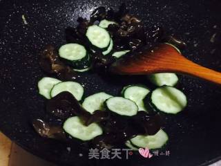 木耳炒肉片的做法步骤：12