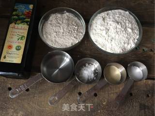 意大利弗卡夏的做法步骤：1