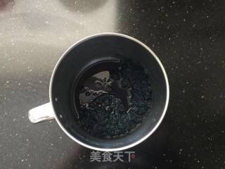 蝶豆花亚麻籽软欧的做法步骤：1