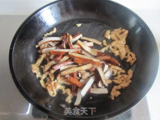 杭椒干子榨菜炒鸡丝的做法步骤：4