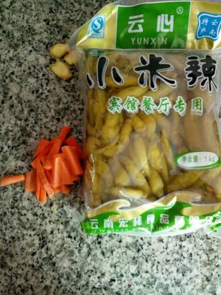 泡脚凤爪~泡椒鸡爪的做法步骤：2