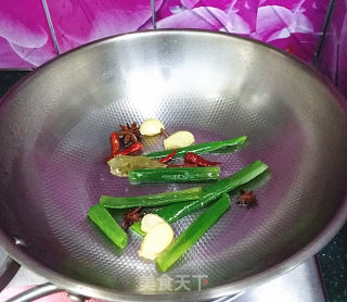 酱香鸭头与鸭翅的做法步骤：5