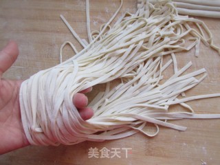 自制手擀面的做法步骤：7