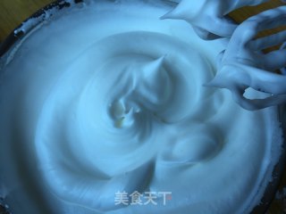 缤纷水果奶油蛋糕的做法步骤：4