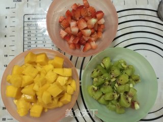 缤纷水果奶油蛋糕的做法步骤：11
