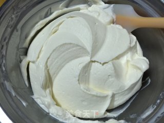 缤纷水果奶油蛋糕的做法步骤：12