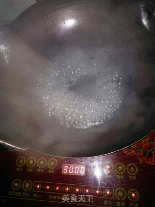 焯水鱿鱼的做法步骤：2