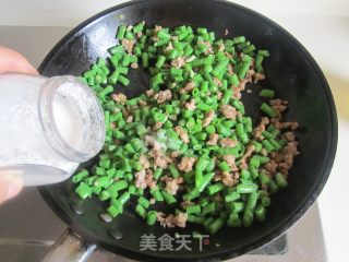 肉末橄榄菜炒豆角的做法步骤：8