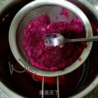 火龙果原汁吐司的做法步骤：2