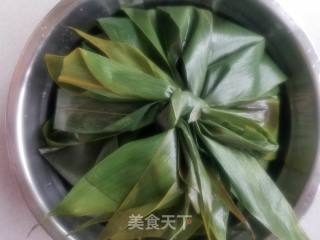 粽叶糯米蒸排骨的做法步骤：5