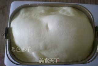 造色情怀 咸味花卷面包的做法步骤：3