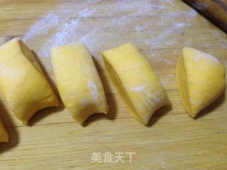 南瓜豆沙包的做法步骤：4