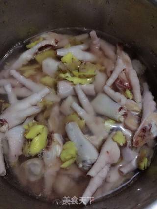 泡鸡爪的做法步骤：3