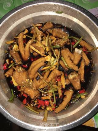 泡鸡爪的做法步骤：4