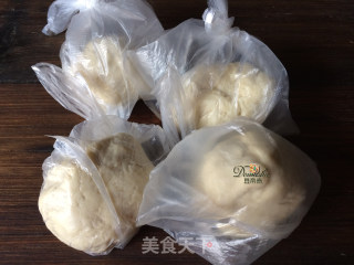 榴莲芝士披萨的做法步骤：3