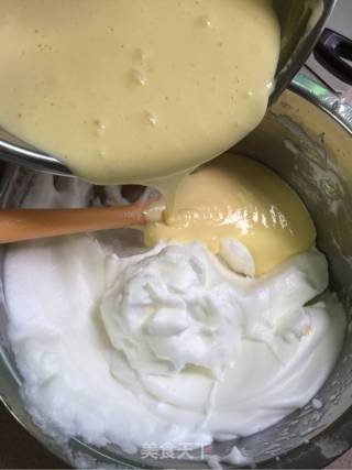 咸味肉松蛋糕卷的做法步骤：5