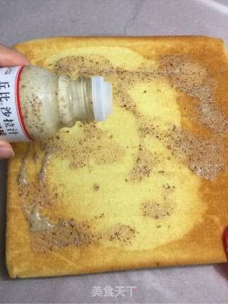 咸味肉松蛋糕卷的做法步骤：11
