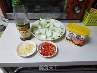 辣椒炒胡瓜的做法步骤：1