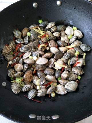 辣炒蛤蜊的做法步骤：3