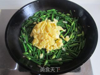 韭菜花炒鸡蛋的做法步骤：8